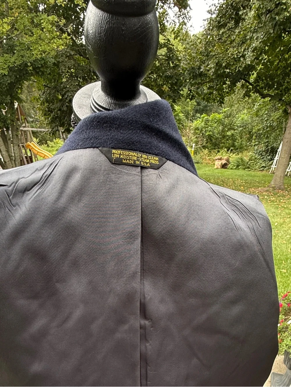 VTG Embassy Square 100% Camel hair timeless sports coat. Navy. Made in the USA